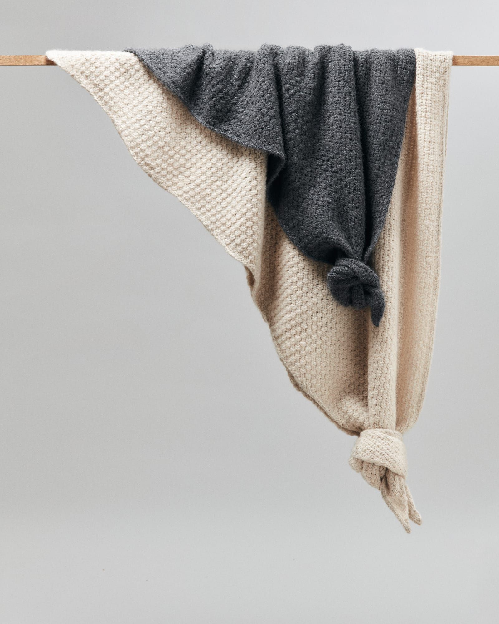 PAOL SHAWLS LIN ANTHRACITE HEAVY — Frant Isaksson hospitality