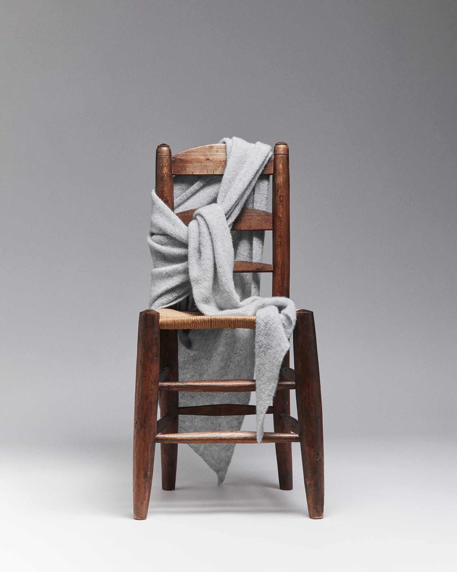 PAOL SHAWL GRIS LIGHT — Frant Isaksson hospitality